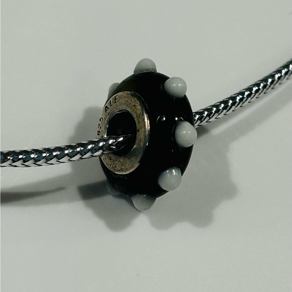 Pandora Seeing Spots Purple and White Murano Glass Bead - Picture 2 of 2